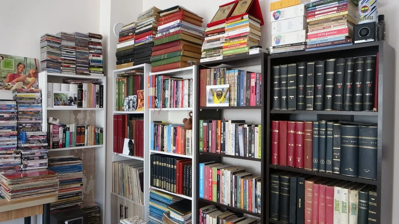 Deprem sonrası çuvallara doldurup çıkarttı! Enkazdan kurtardıkları şaşkına çevirdi