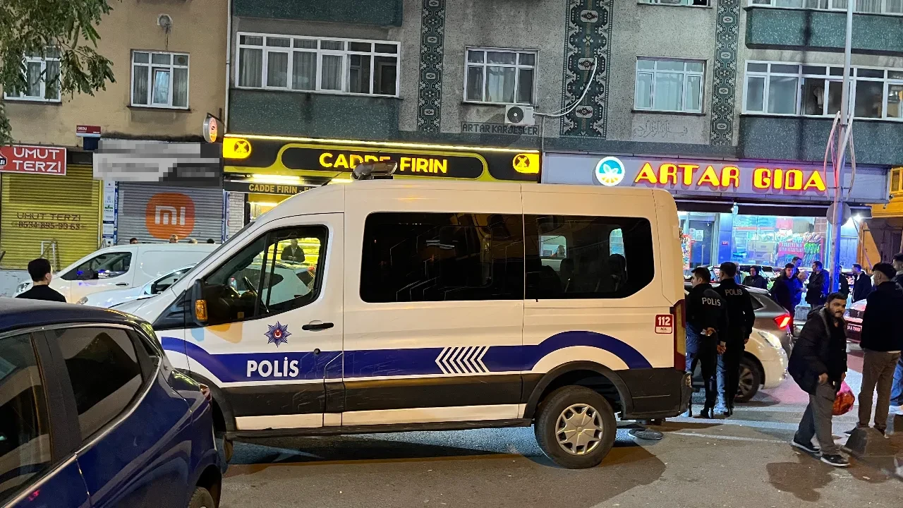 Eski eşine geri döndü diye dehşet saçtı! Adama kurşun yağdırıp kendini vurdu