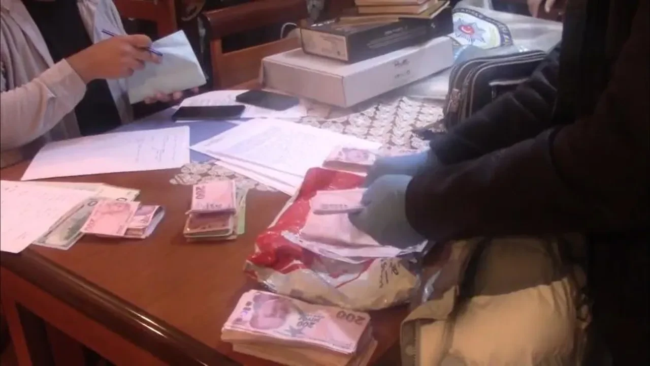 Eskişehir merkezli 4 ilde FETÖ’nün kadın yapılanmasına darbe: Çok sayıda gözaltı var!