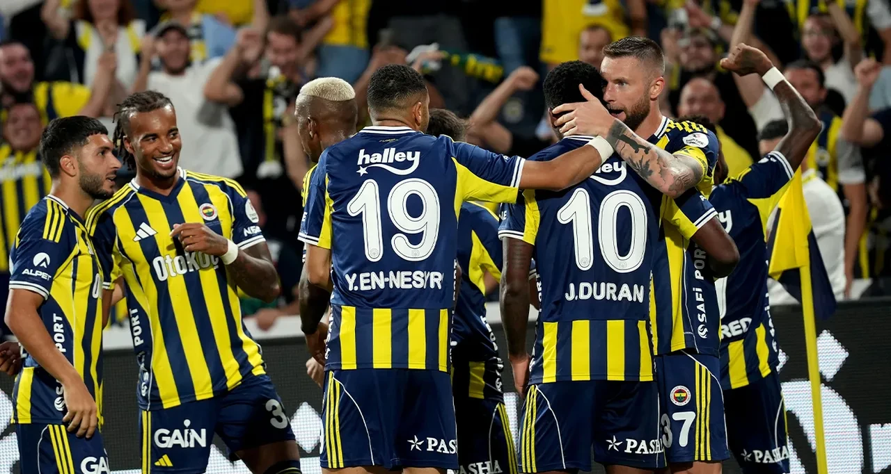 Fenerbahçe'ye yıldız golcü! Yönetim transfer için İtalya'da
