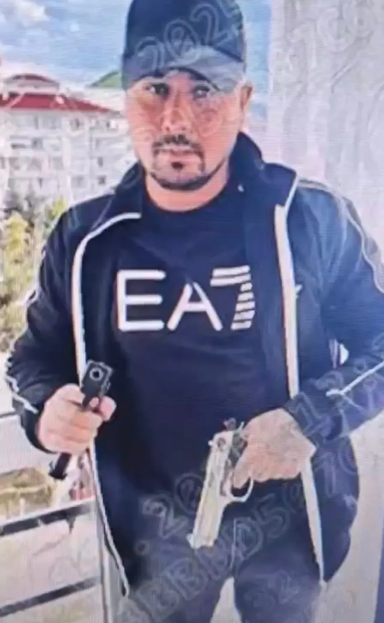 Havaya ateş açıp tehditkar mesajlar paylaştılar! 'Fotoroman Çetesi'ne şafak operasyonu!