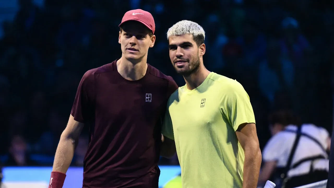 Jannik Sinner Carlos Alcaraz'ı yendi: ATP finallerinde üst üste ikinci şampiyonluk!