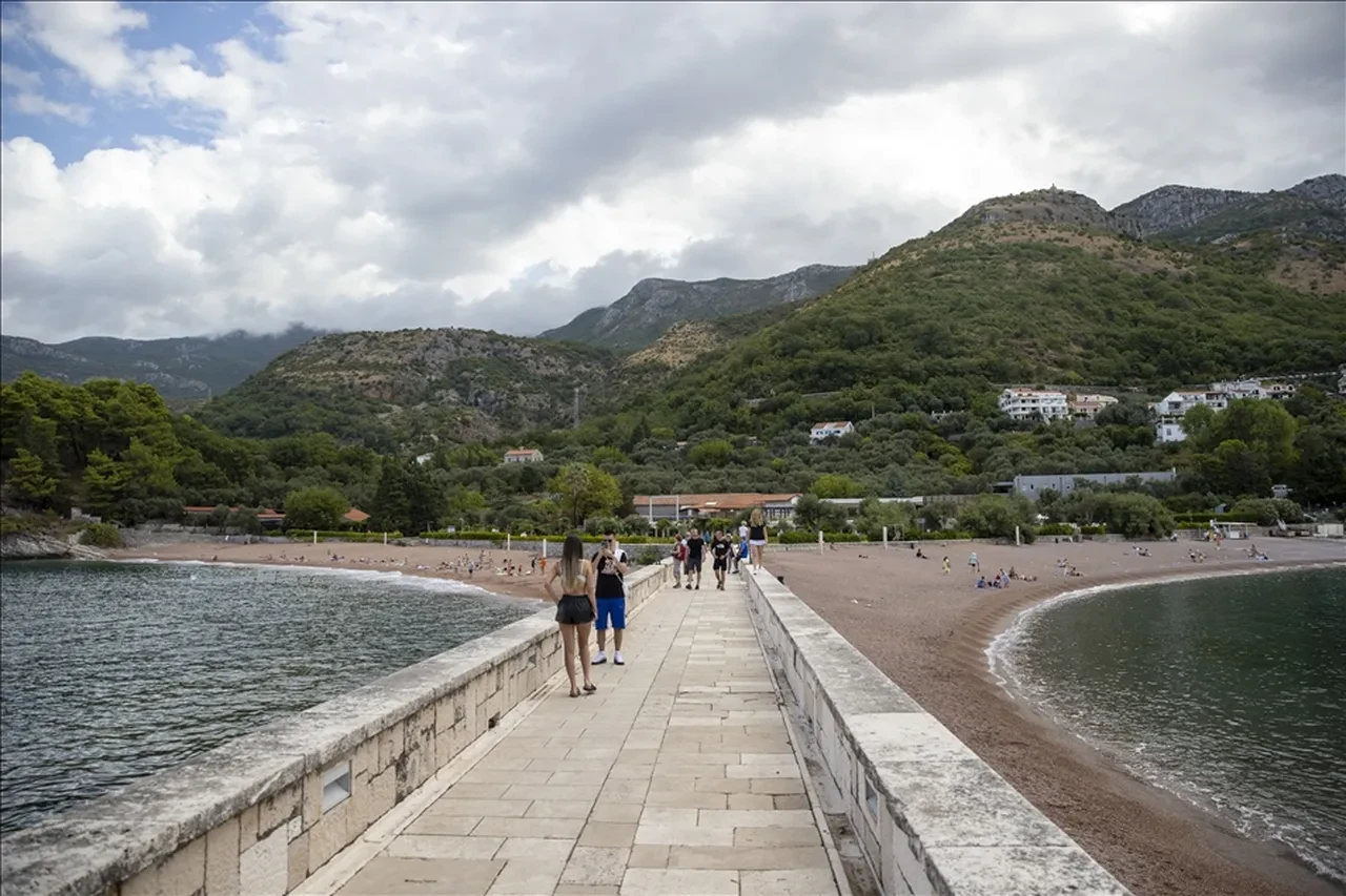 Karadağ'dan müjdeli haber geldi! Vizesiz seyahatin iptali sonrası tarih verildi