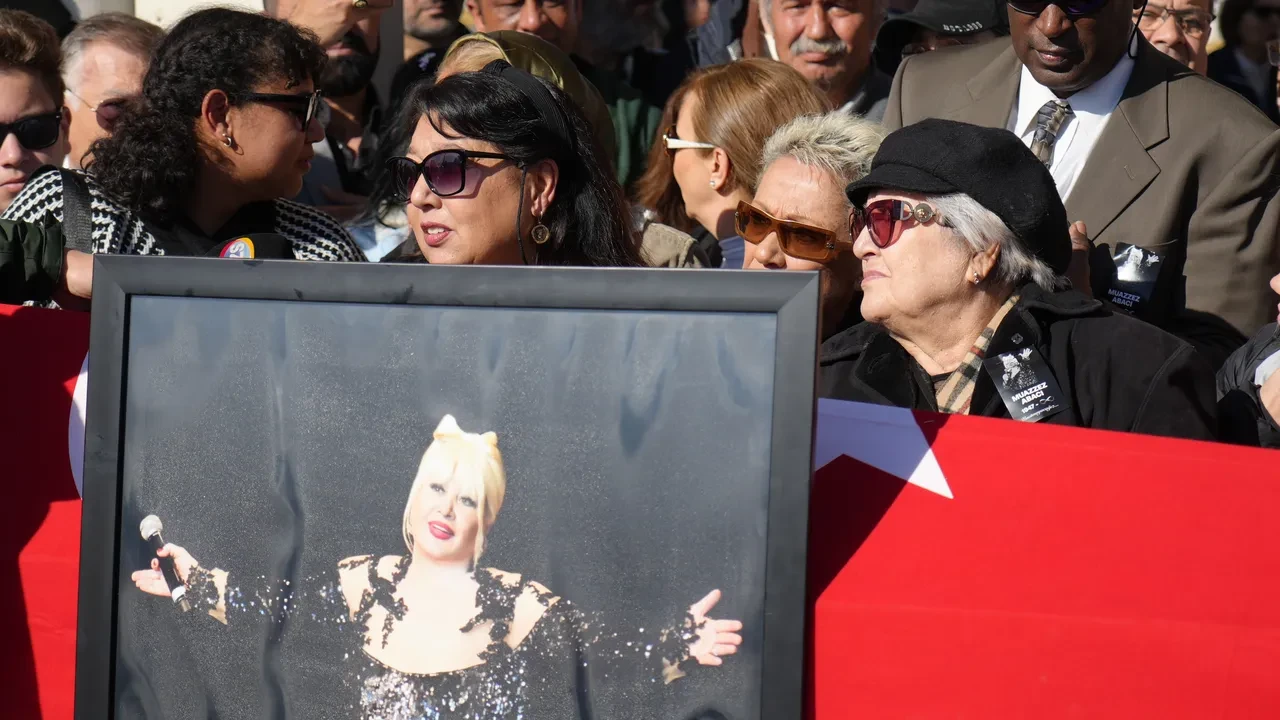 Muazzez Abacı son yolculuğuna uğurlandı