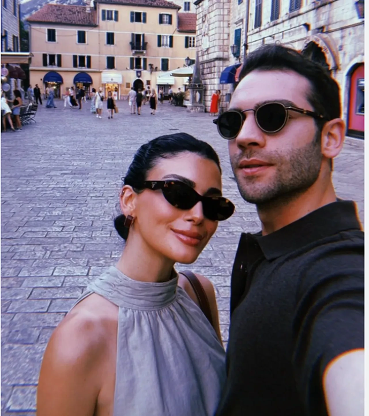 Özge Yağız ile Burak Berkay Akgül ayrıldı!