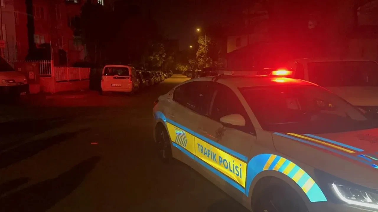 Polisten kaçışın sonu kötü bitti! Önce 3 araca vurdu sonra duvara tosladı