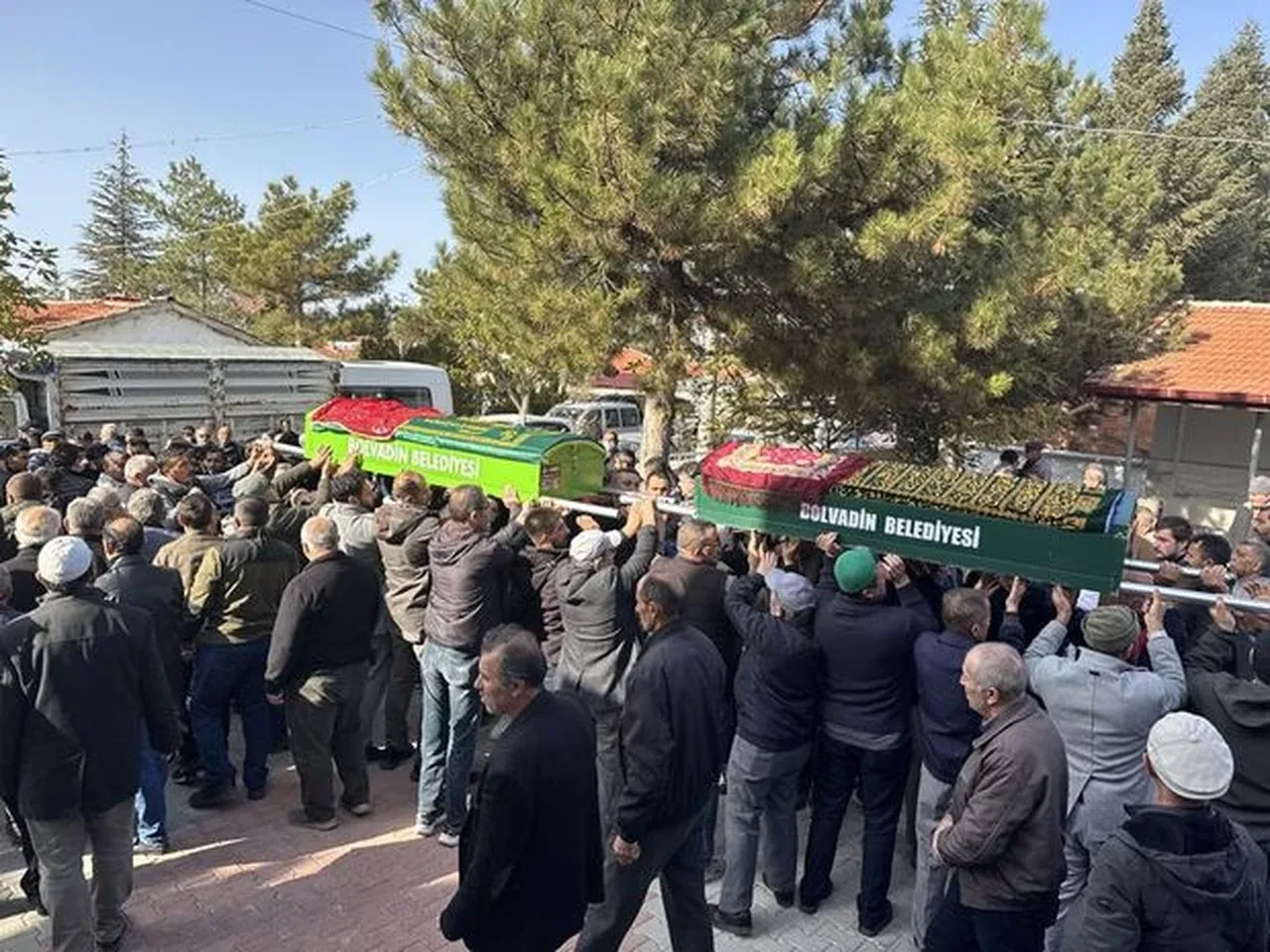 Servet Böcek öldü mü son durum ne? Bir aileyi hayattan koparan zehirlenme