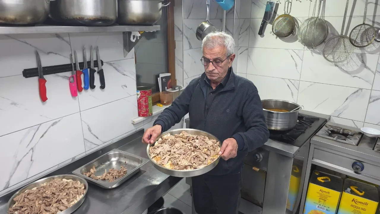 Soğuk havaların vazgeçilmez yemeği! Kütahya'da 'Kaz eti tiridi' sezonu açıldı