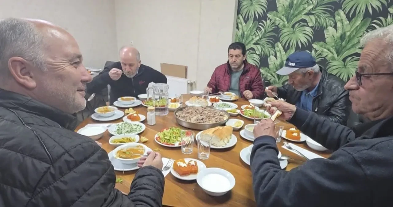 Soğuk havaların vazgeçilmez yemeği! Kütahya'da 'Kaz eti tiridi' sezonu açıldı