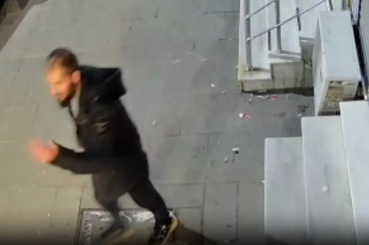 Sultangazi'de dehşet anları! Boşandığı eşinin eski kocasına dönmesini kabul edemedi!