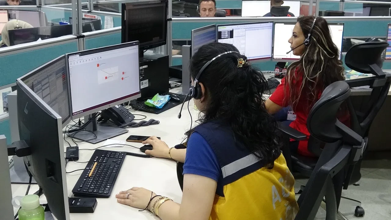 Telefonla gelen mucize! Hamile eşine 112'nin yönlendirmesiyle doğum yaptırdı