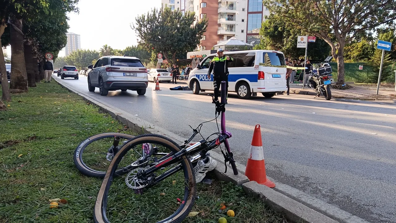Yaya geçidinde dehşet: Bisikletli çocuk hayatını kaybetti, sürücü arabasını bırakıp kaçtı