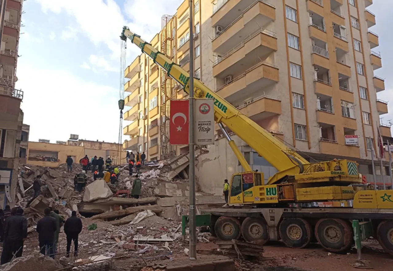 51 kişiye mezar olan Furkan Apartmanı'nda dehşete düşüren detay: 'Kesilen kolonları ben taşıdım'