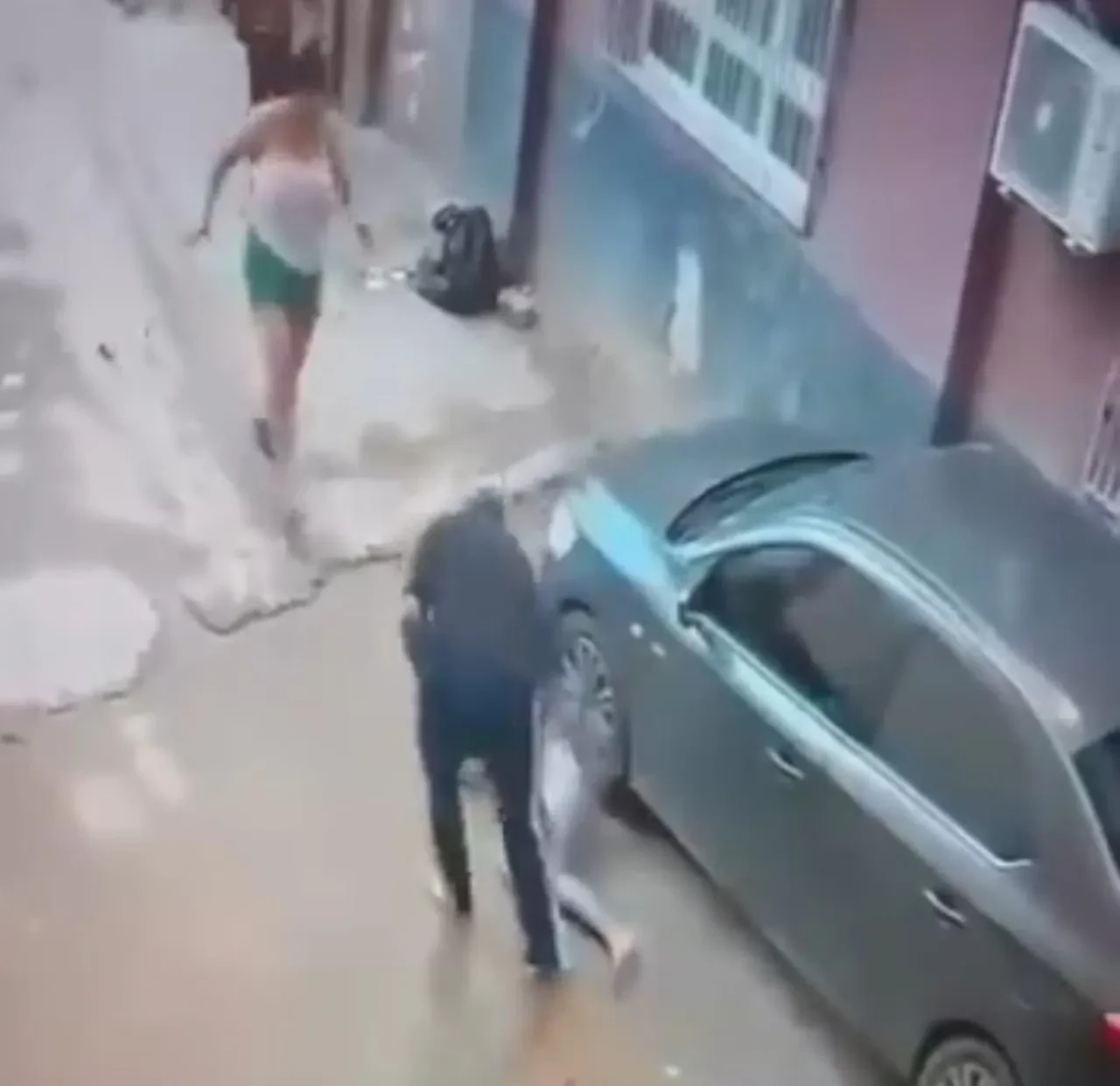 Adana'da yasak aşk cinayeti! Kız kardeşinin yasak ilişki yaşadığı adamı iç çamaşırıyla kaçarken sokak ortasında öldürdü