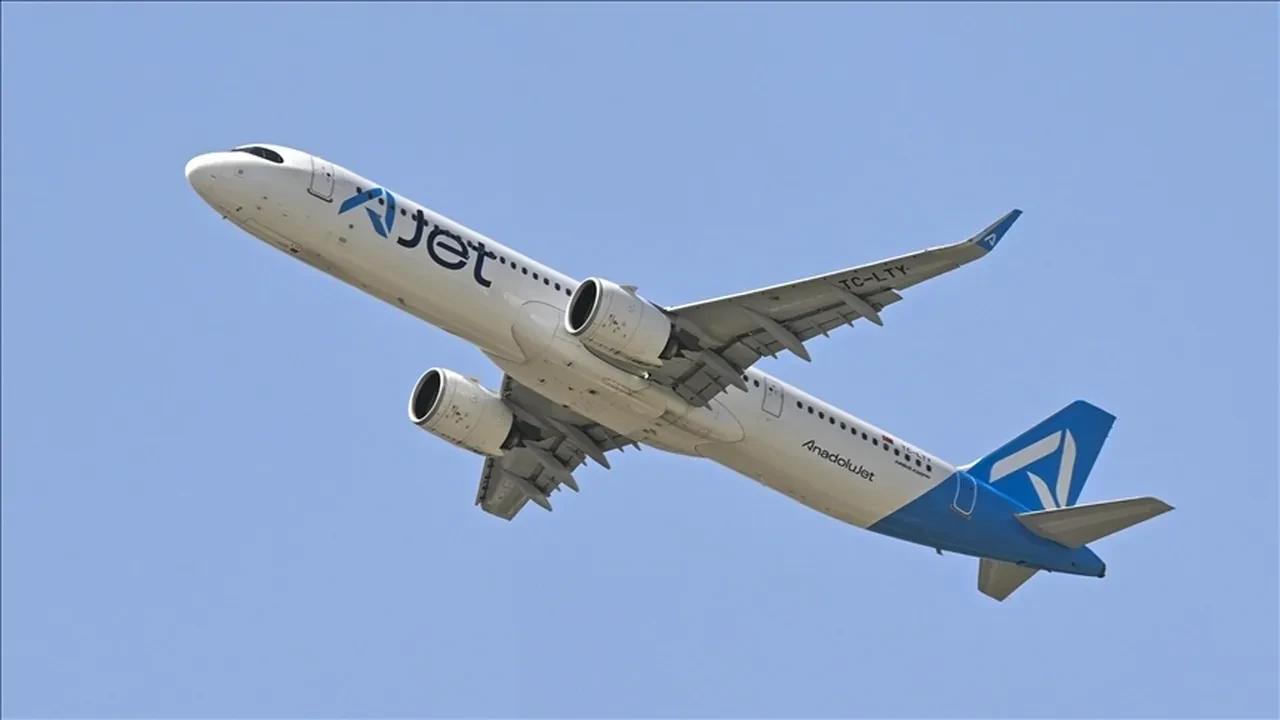 AJet bilet fiyatını yüzde 30 indirdi: Yurt içi uçuşlarında dev indirim