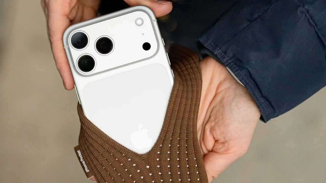 Apple’ın dalga geçilen yeni ürünü yok sattı! iPhone Pocket saniyeler içinde tükendi