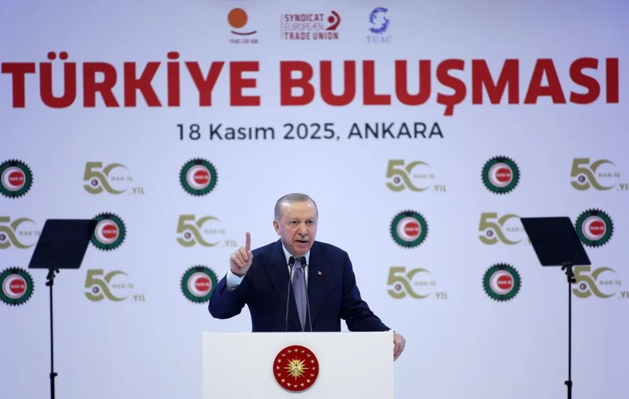Cumhurbaşkanı Erdoğan'dan enflasyon vurgusu: 'Hayat pahalılığını çözeceğiz'