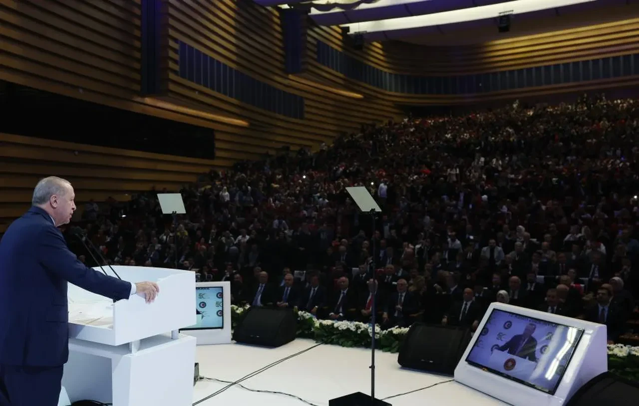 Cumhurbaşkanı Erdoğan'dan enflasyon vurgusu: 'Hayat pahalılığını çözeceğiz'