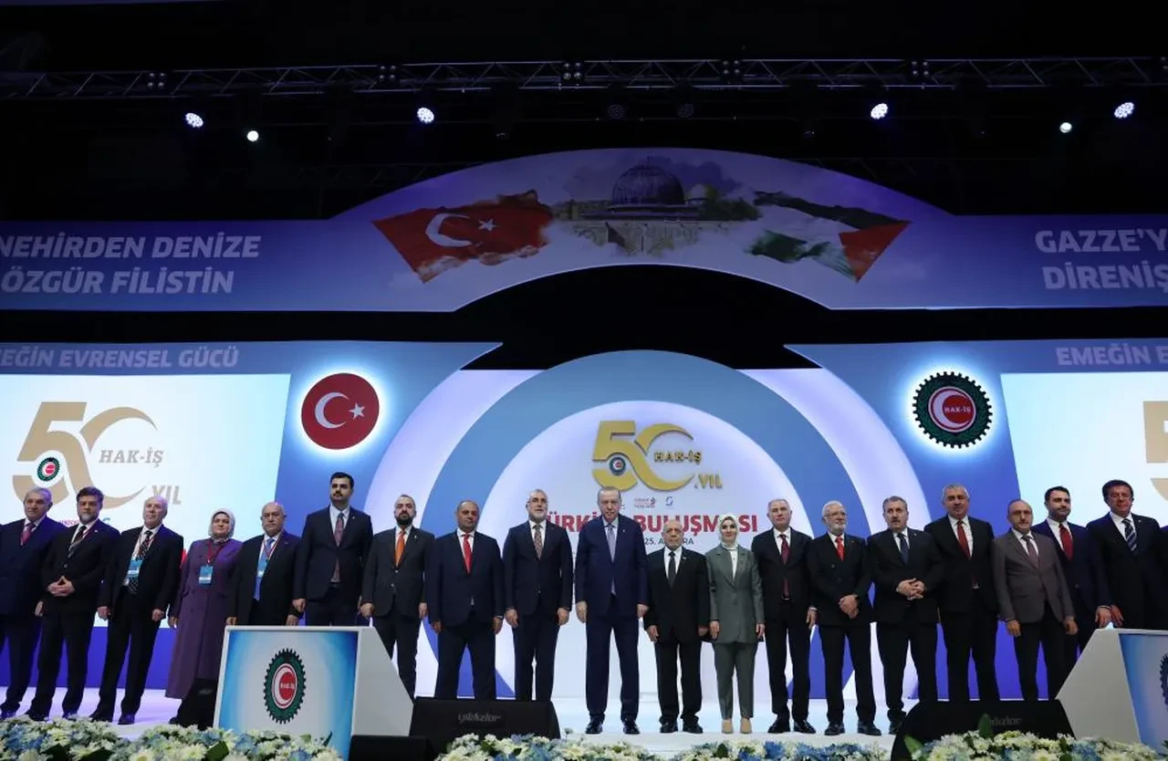 Cumhurbaşkanı Erdoğan'dan enflasyon vurgusu: 'Hayat pahalılığını çözeceğiz'