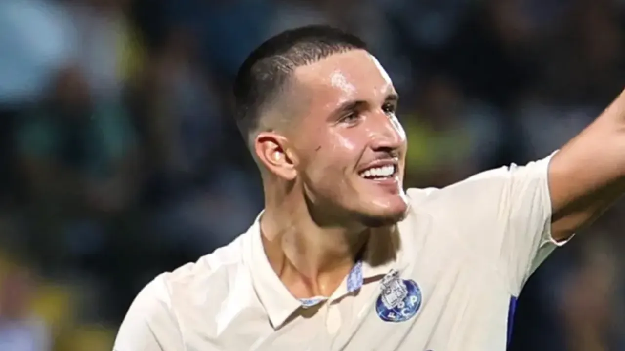 Deniz Gül nereli hangi takımda oynuyor?