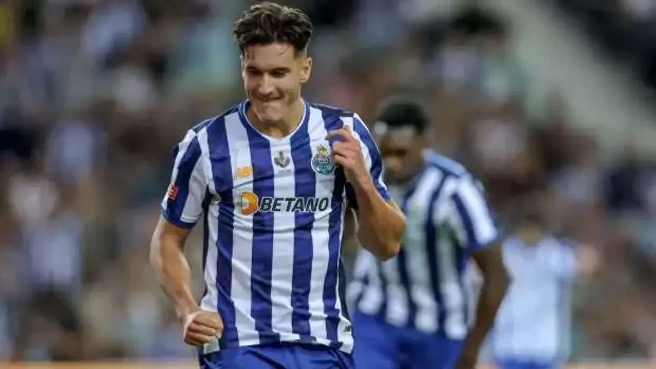 Deniz Gül nereli hangi takımda oynuyor?