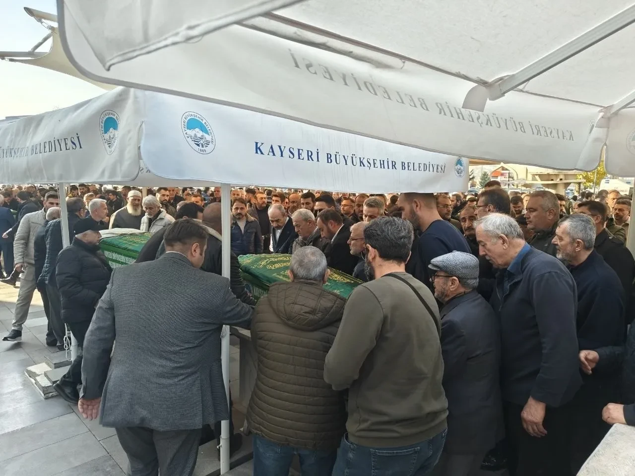 Evlat dehşeti yaşattı! Bıçaklanan baba hayatını kaybetti
