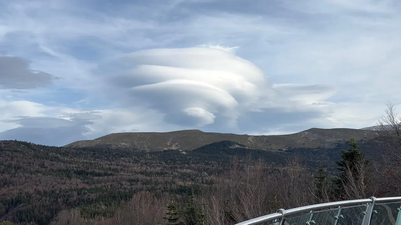 Görenler hemen telefona sarıldı! Uludağ semalarında ortaya çıktı