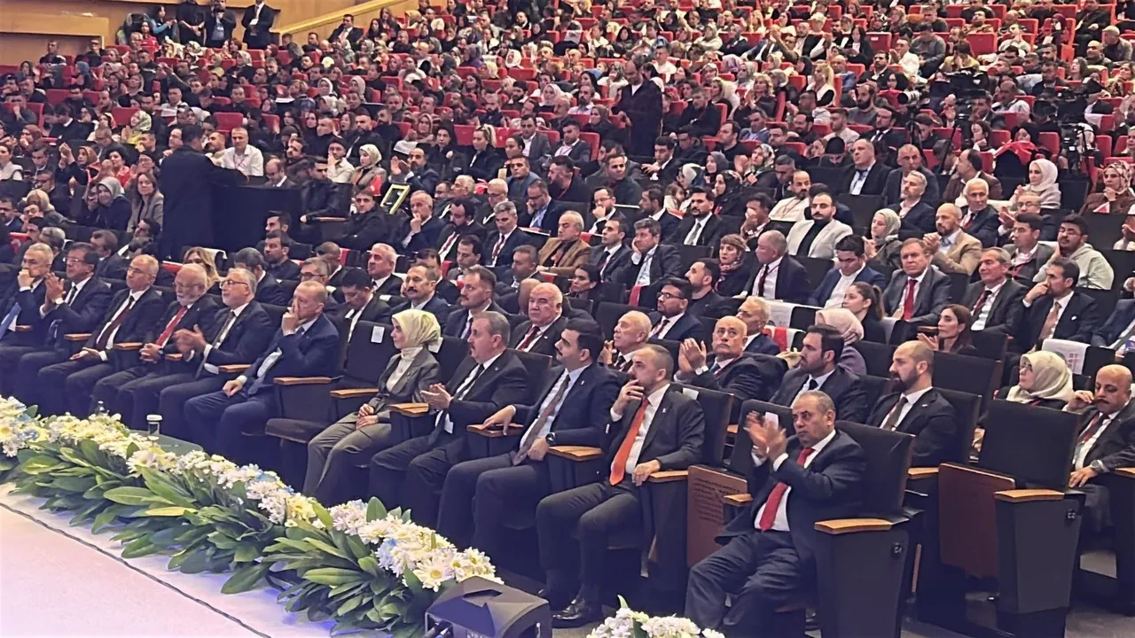 HAK-İŞ'ten asgari ücret için yeniden masada buluşma çağrısı