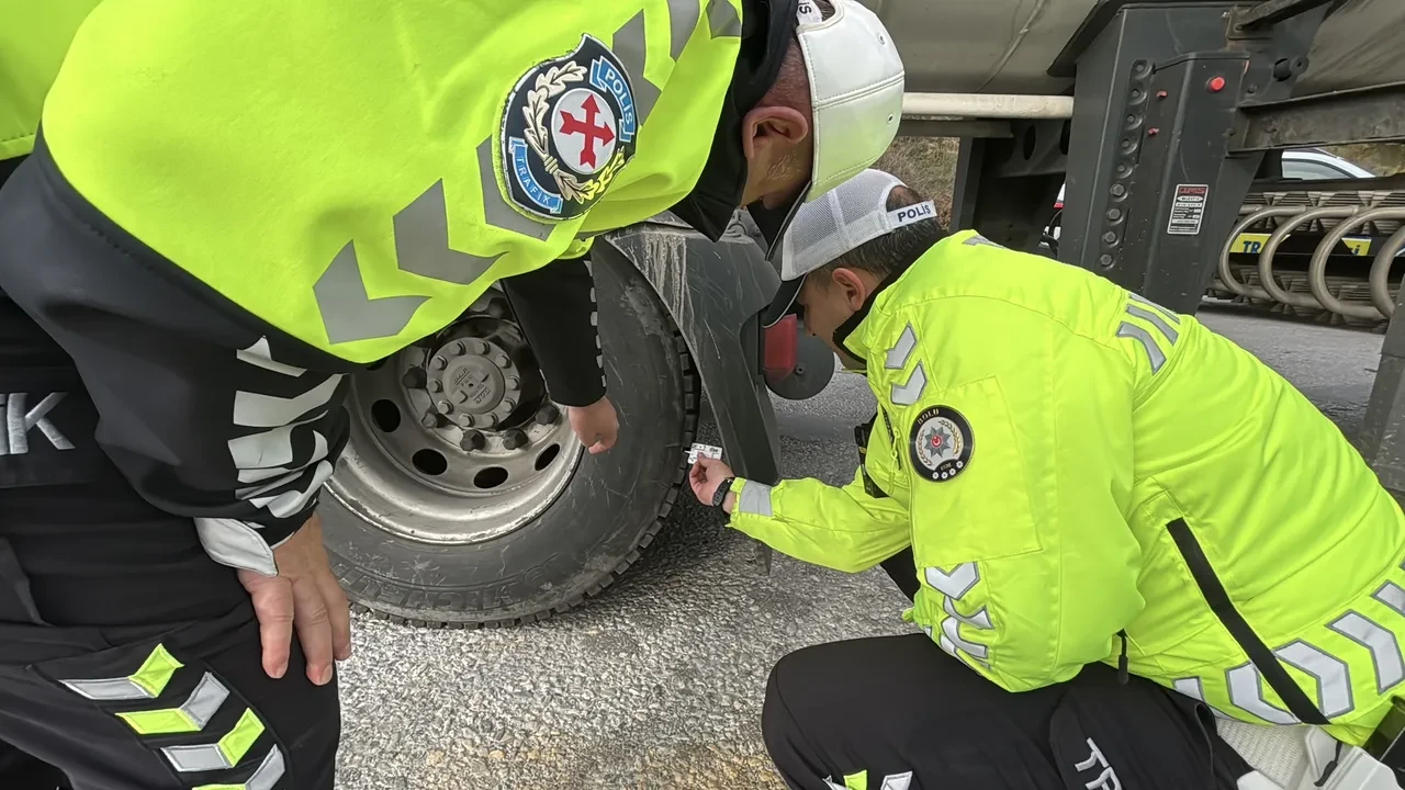 Kış geldi denetimler başladı! Kış lastiği olmayana geçit yok