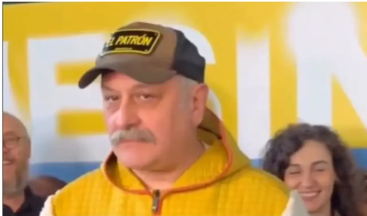 Onur Ünlü'den basın toplantısında bir garip hareket! Oyuncu Deniz Celiloğlu ne yapacağını bilemedi 