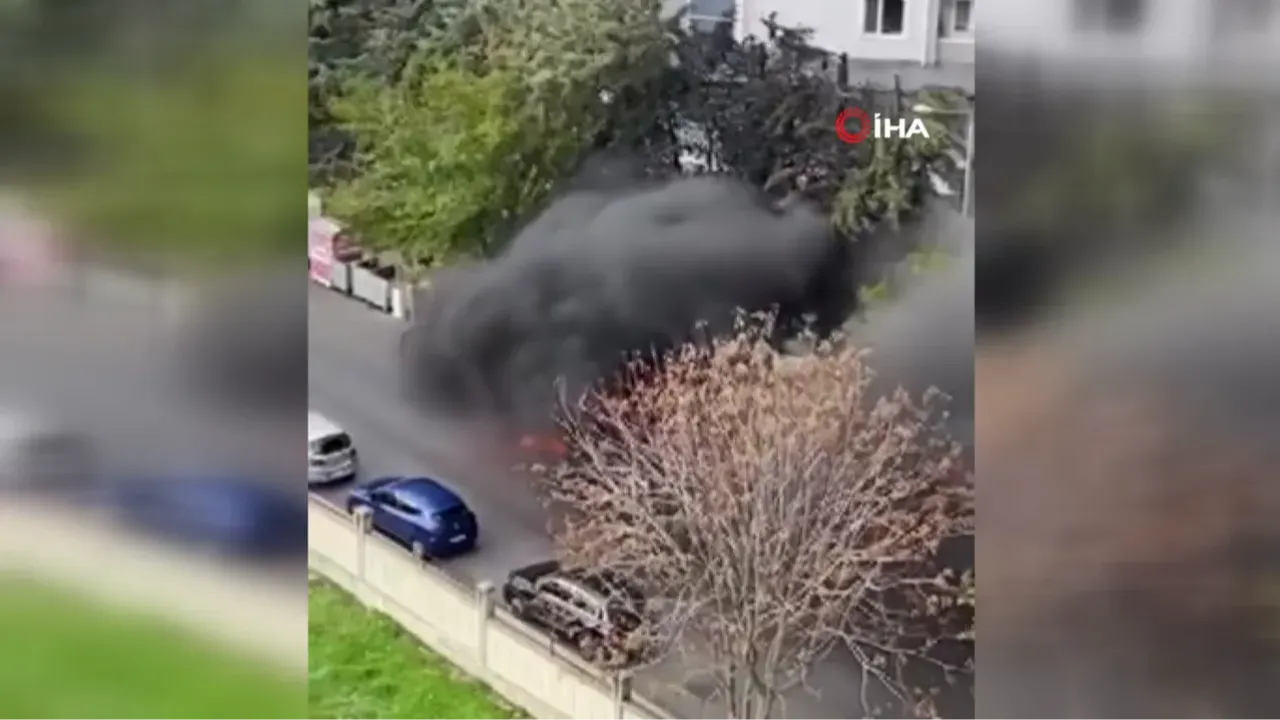 Park halindeki minibüs alev topuna döndü: O anlar kamerada!