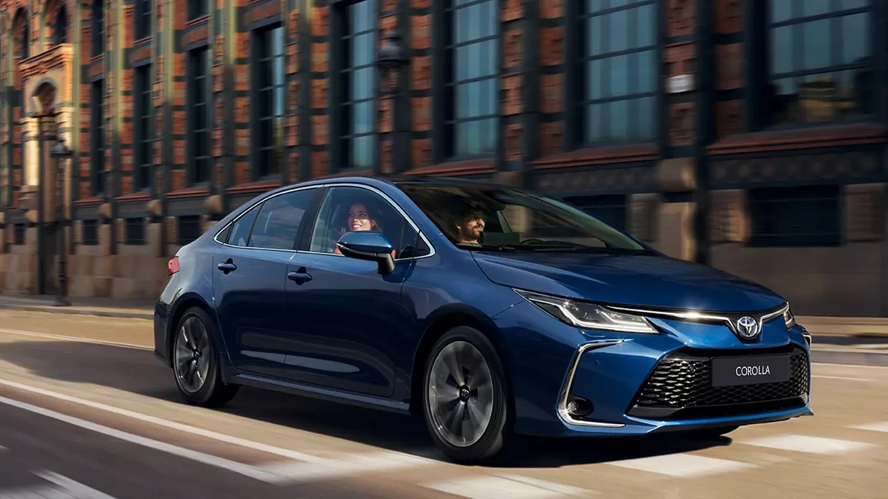 Toyota şov yaptı: Tüm Corolla modellerinde indirim yağmuru! İşte güncel fiyat listesi