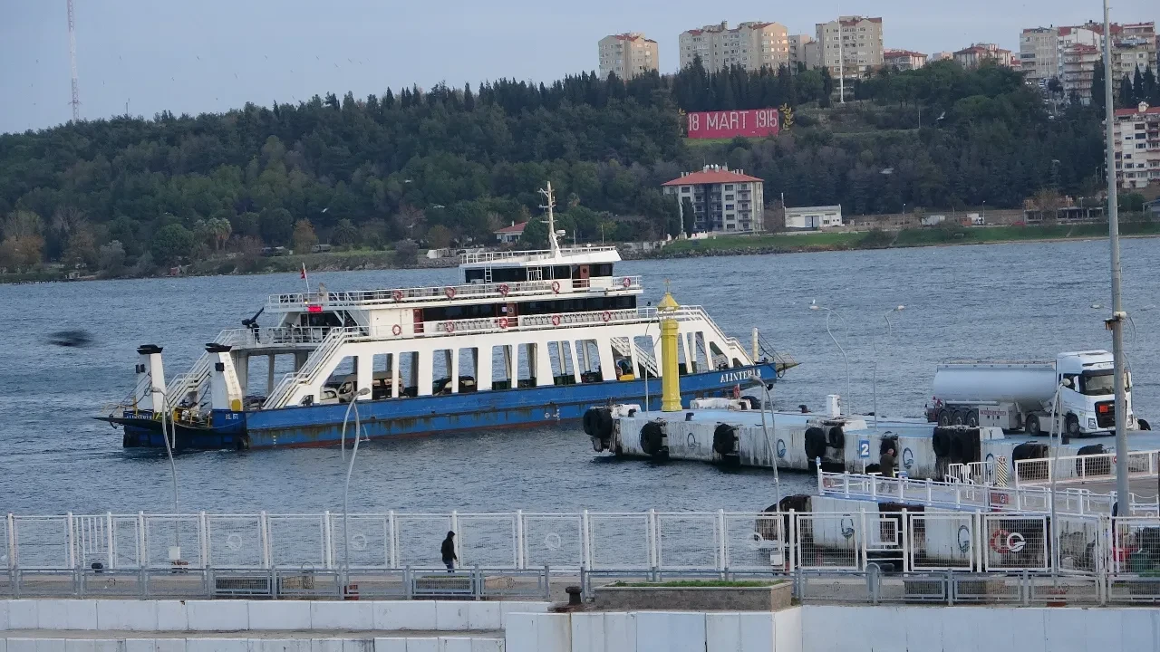 Ulaşıma fırtına engeli! Gökçeada'ya tüm feribot seferleri iptal edildi