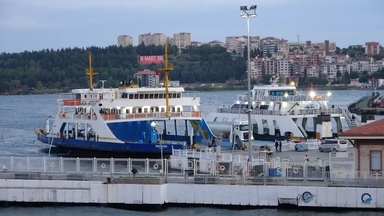 Ulaşıma fırtına engeli! Gökçeada'ya tüm feribot seferleri iptal edildi