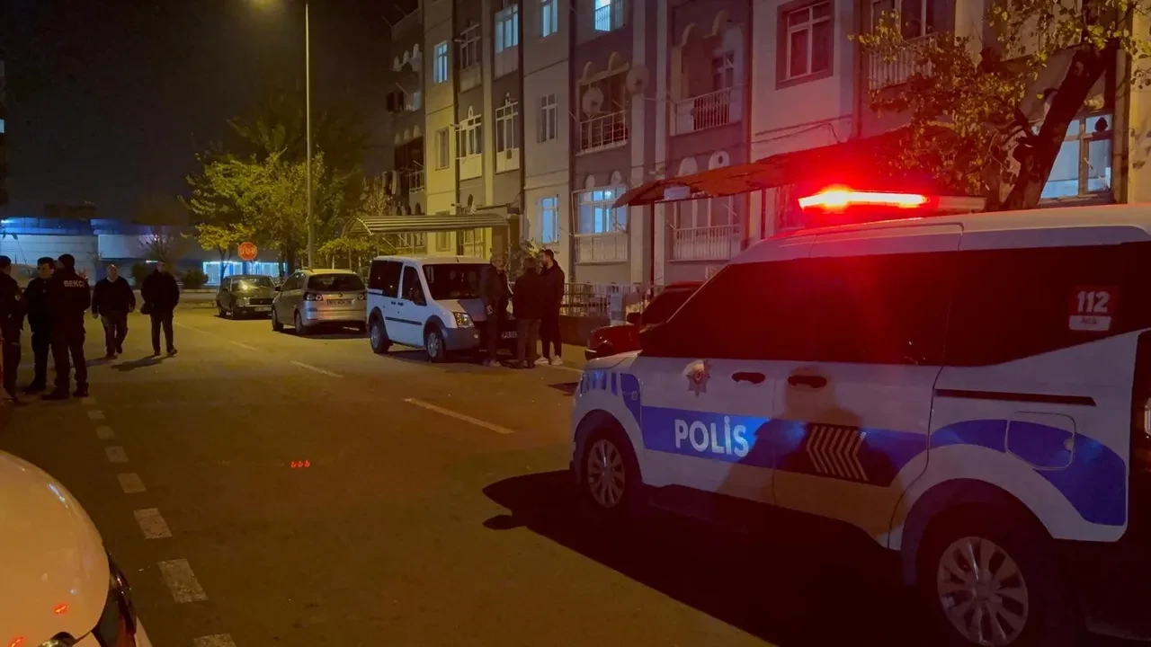 Ablasının acısına dayanamayıp aynı yerden atladı, ağır yaralandı