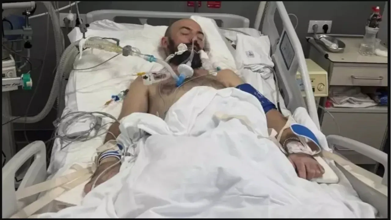 'Adam' grubunun vokalisti komaya girdi! 