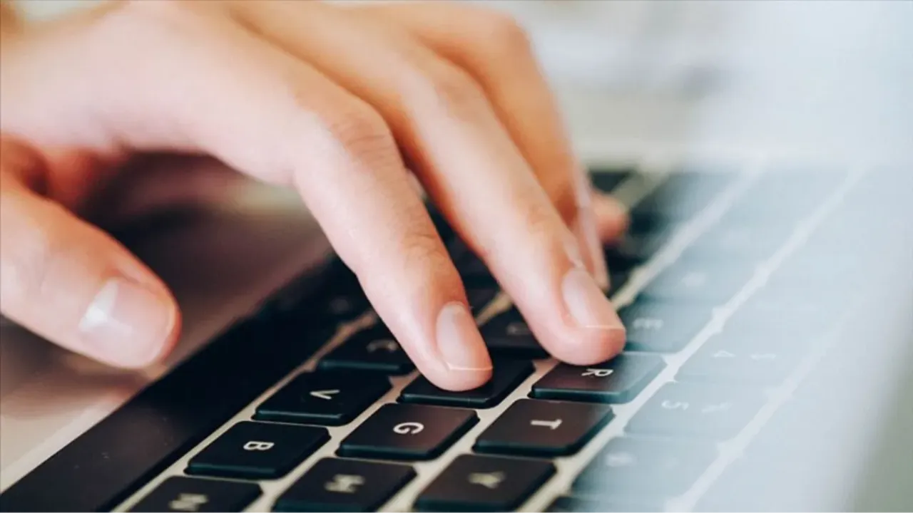 Parasosyal ne demek ne anlama geliyor? Cambridge Sözlüğü 2025’in kelimesini seçti