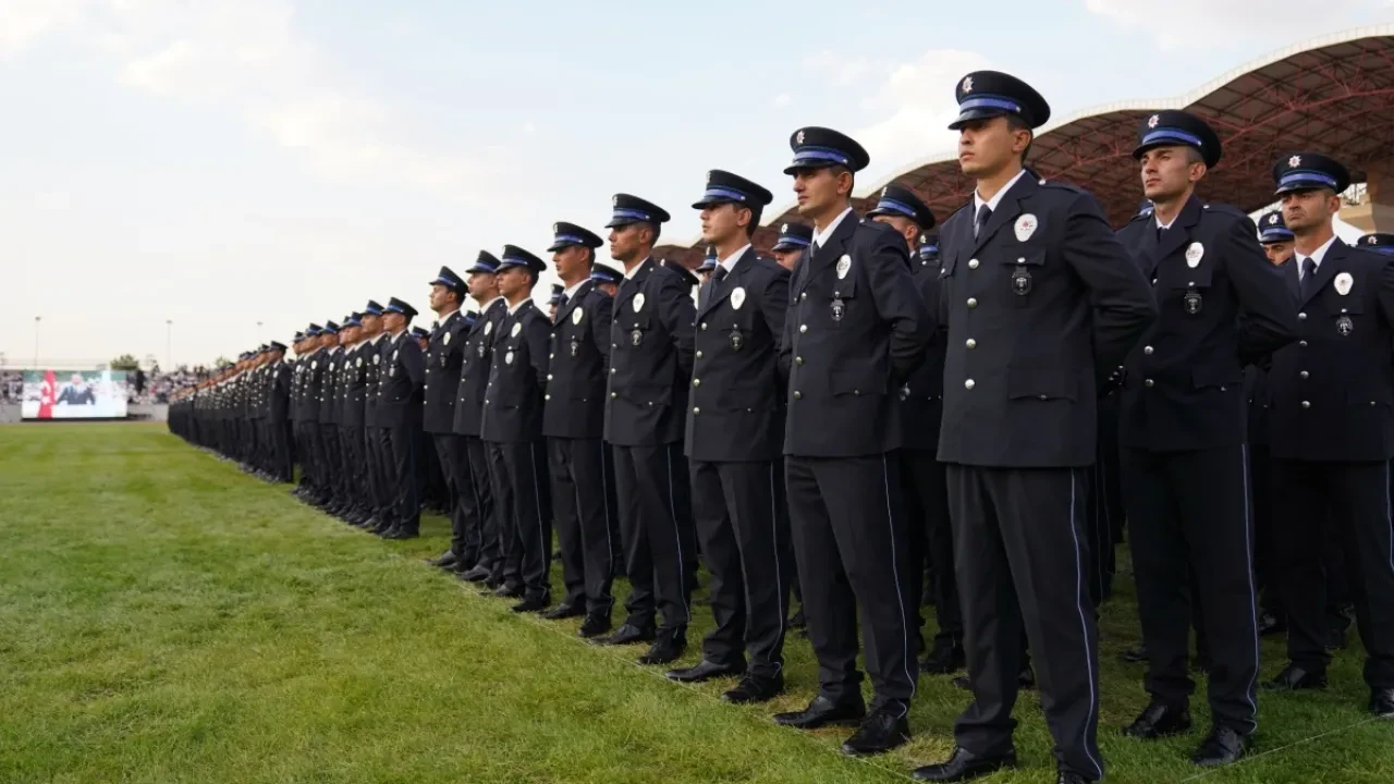 Polislere müjde geldi! Bakan Yerlikaya duyurdu: İşte yeni şark tebligatı