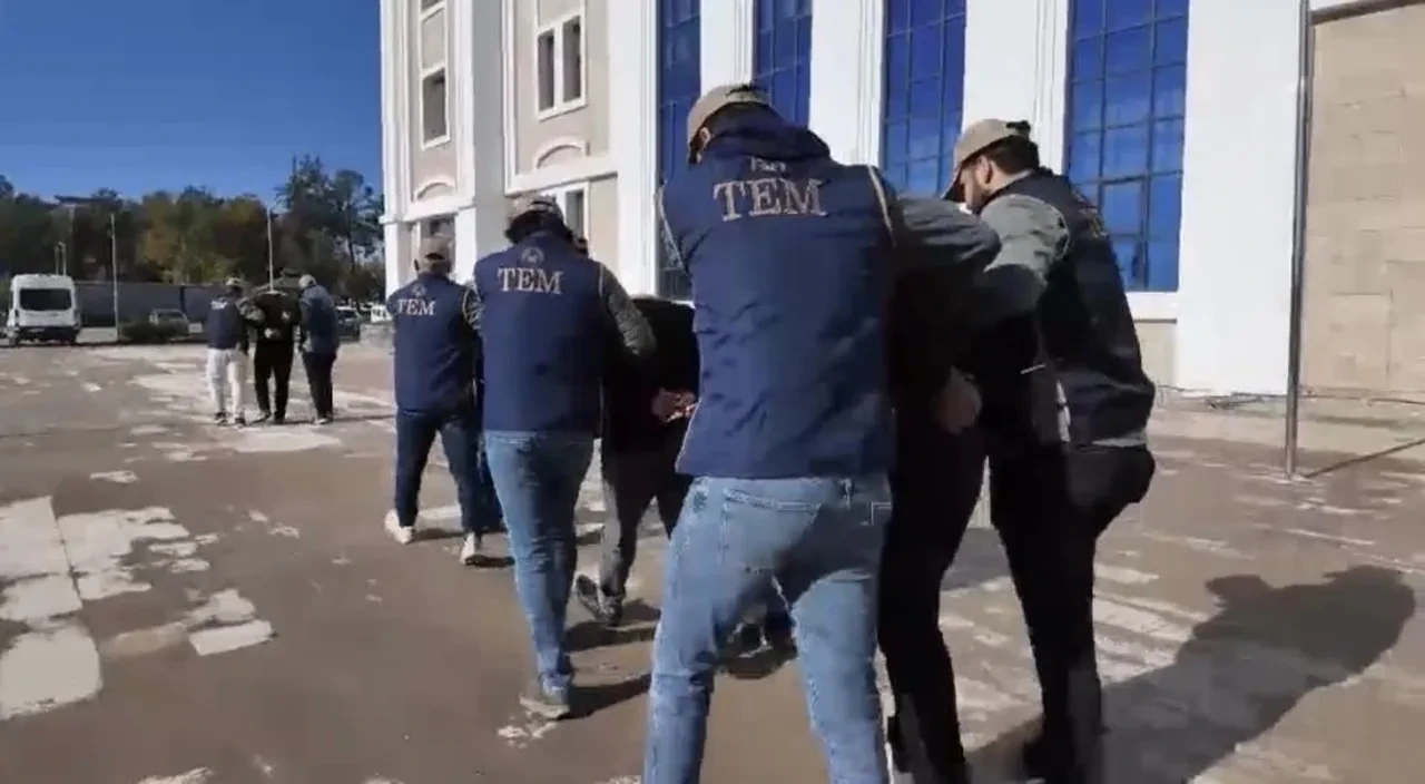 Terör örgütü DEAŞ'a şafak operasyonu! Çok sayıda gözaltı var