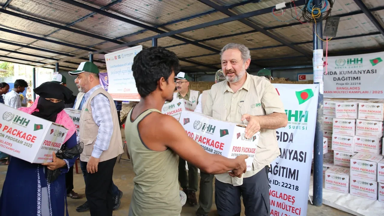 Türkiye’den Arakanlı mültecilere yönelik yardımlar devam ediyor
