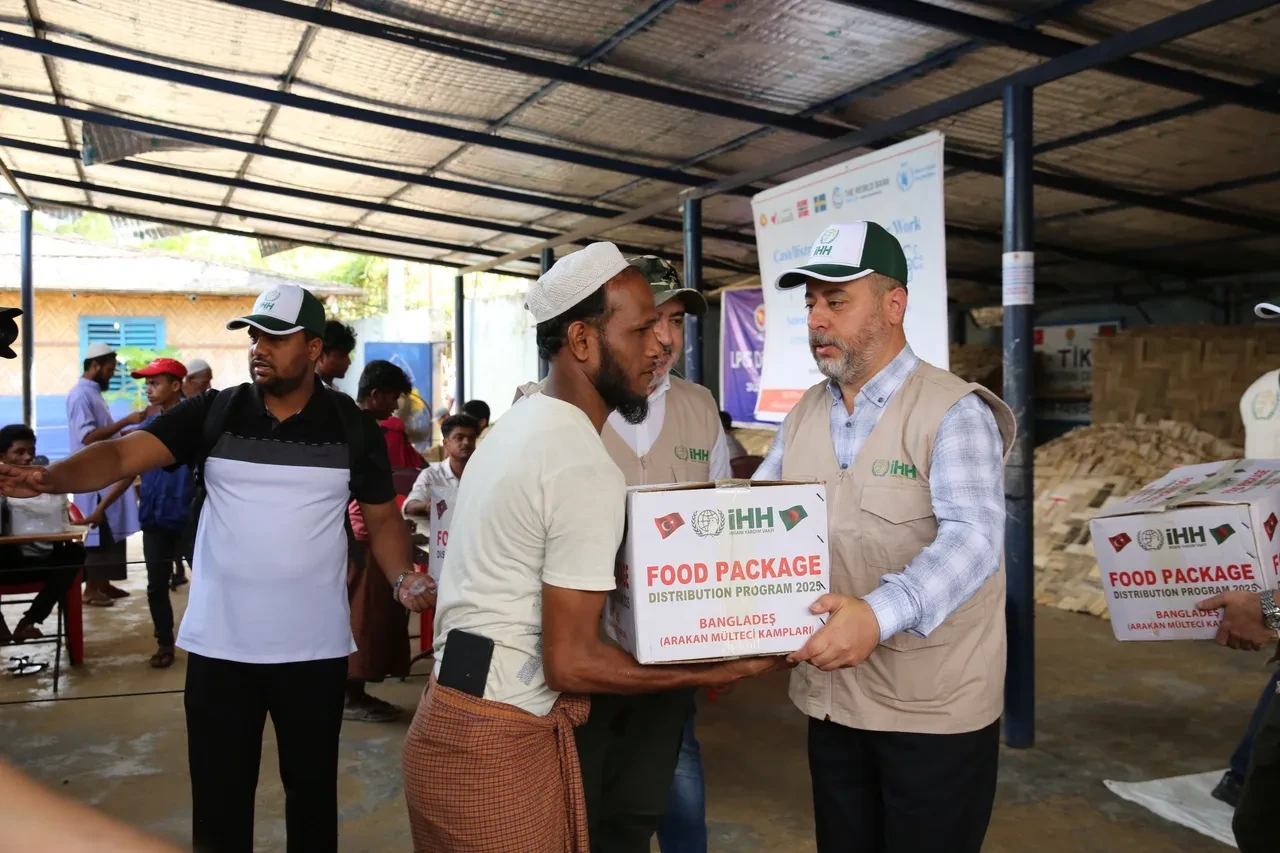 Türkiye’den Arakanlı mültecilere yönelik yardımlar devam ediyor