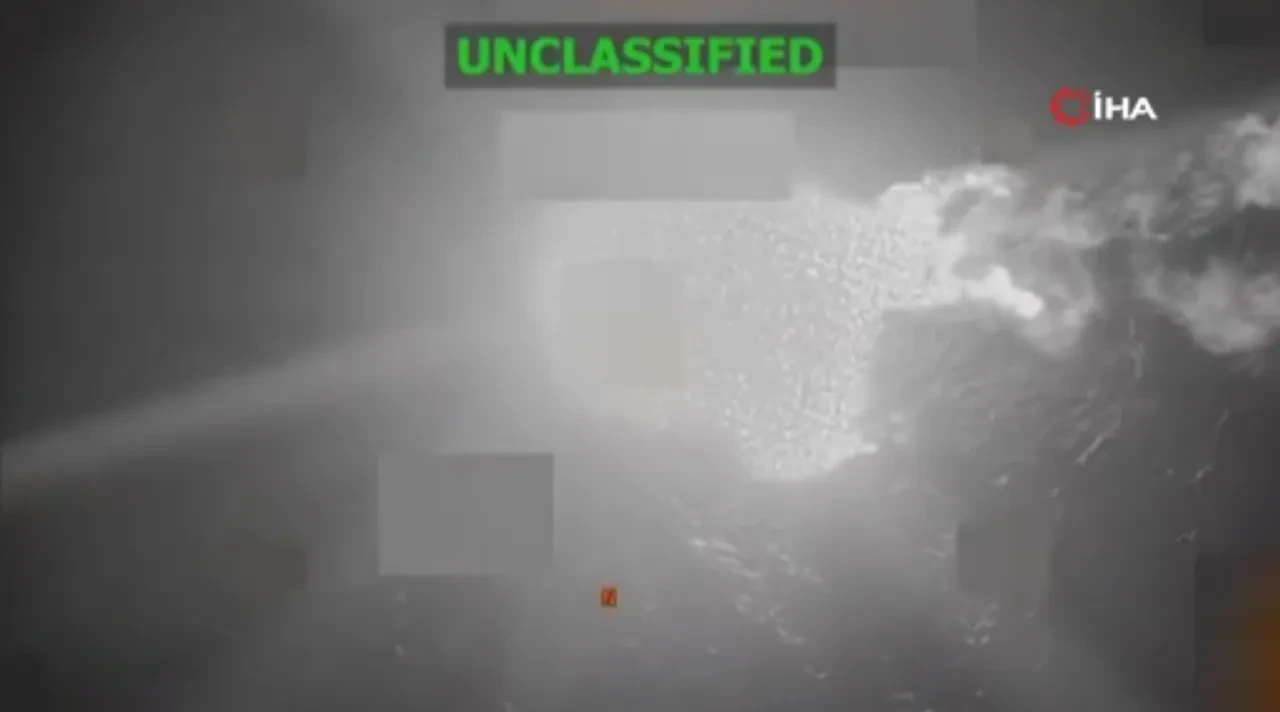 ABD'den Karayipler'de yeni saldırı: Uyuşturucu taşıdığı belirlenen gemiyi vurdu