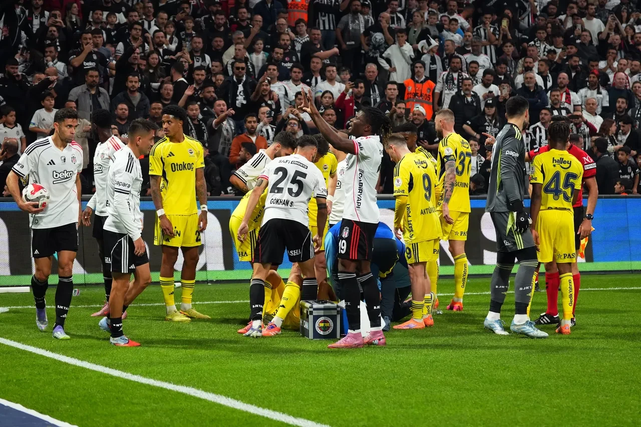 Beşiktaş Fenerbahçe maç skoru kaç kaç? Nefes kesen maçta 5 gol