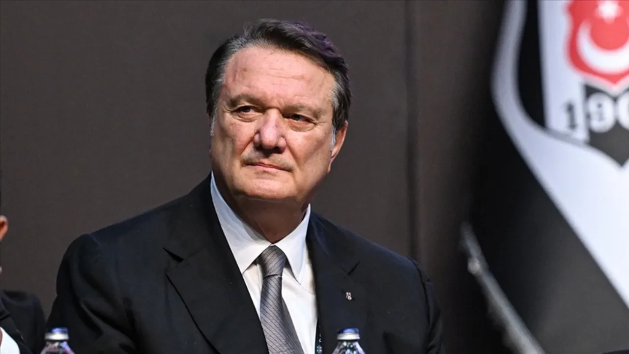 Beşiktaş'ta Hasan Arat ve yönetimi ibra edilmedi