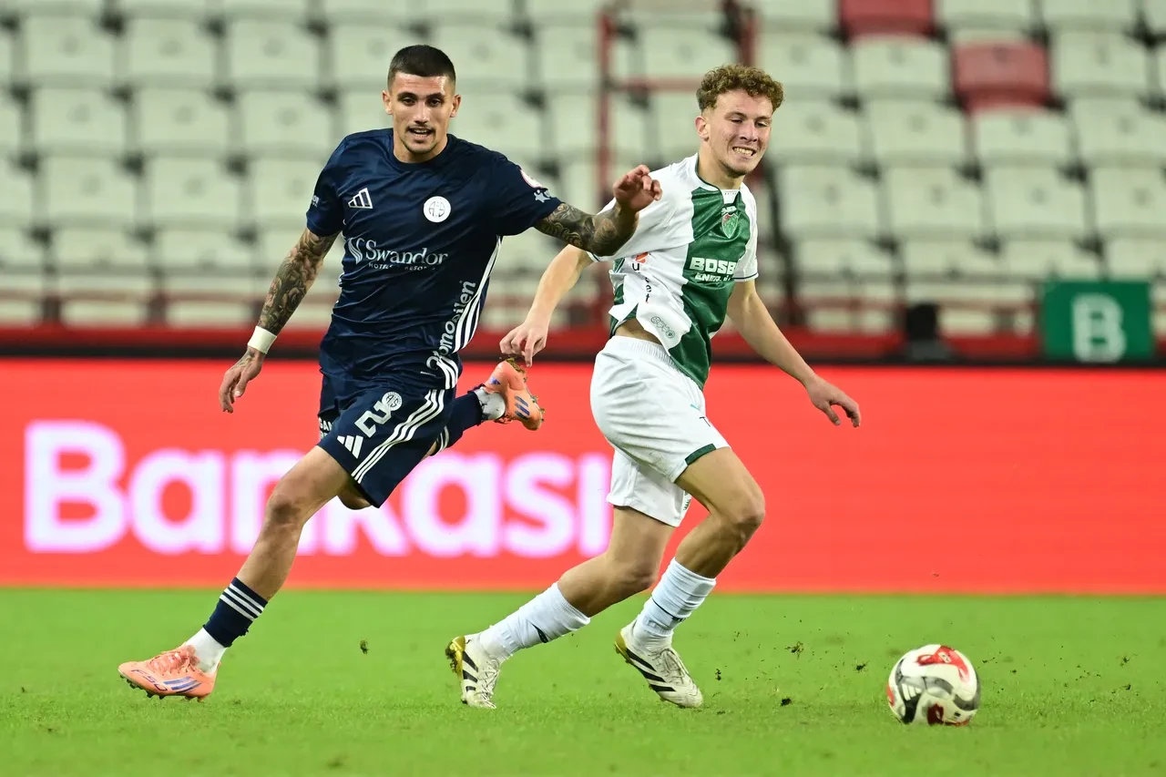 Bursaspor maçı hangi kanalda, nereden canlı izlenir? Bursaspor Kahramanmaraş İstiklal Spor maçı saat kaçta?