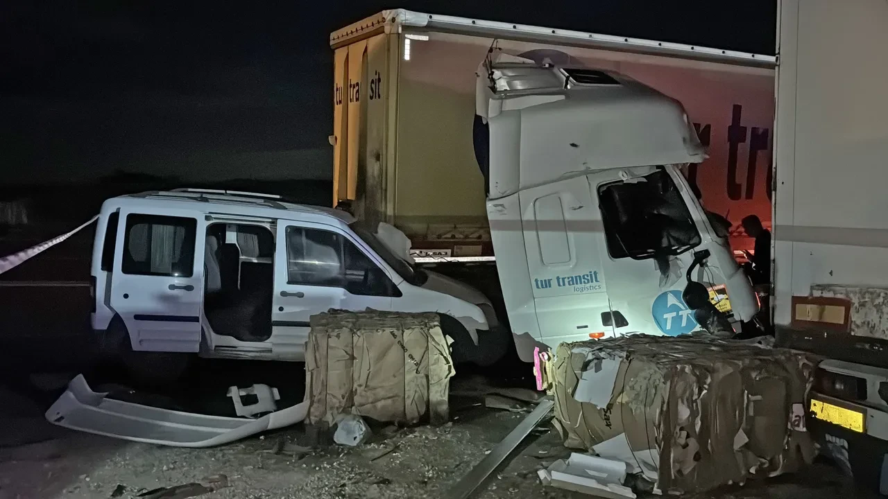 Edirne'de zincirleme trafik kazası: Ölü ve yaralı var!