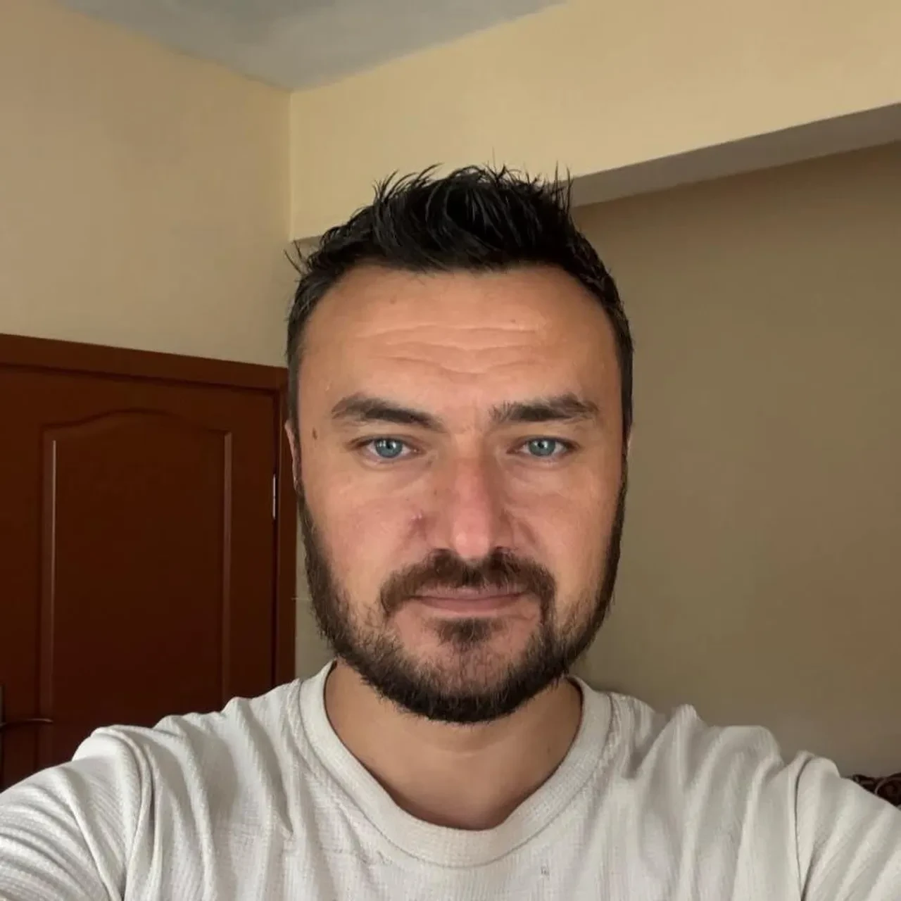 Eski polis köy kahvesinde katliam yaptı: Ölü ve yaralılar var