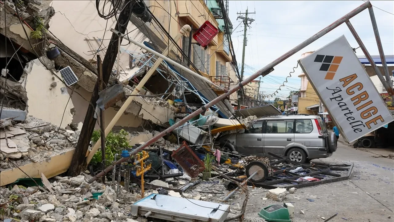 Filipinler'de şiddetli deprem