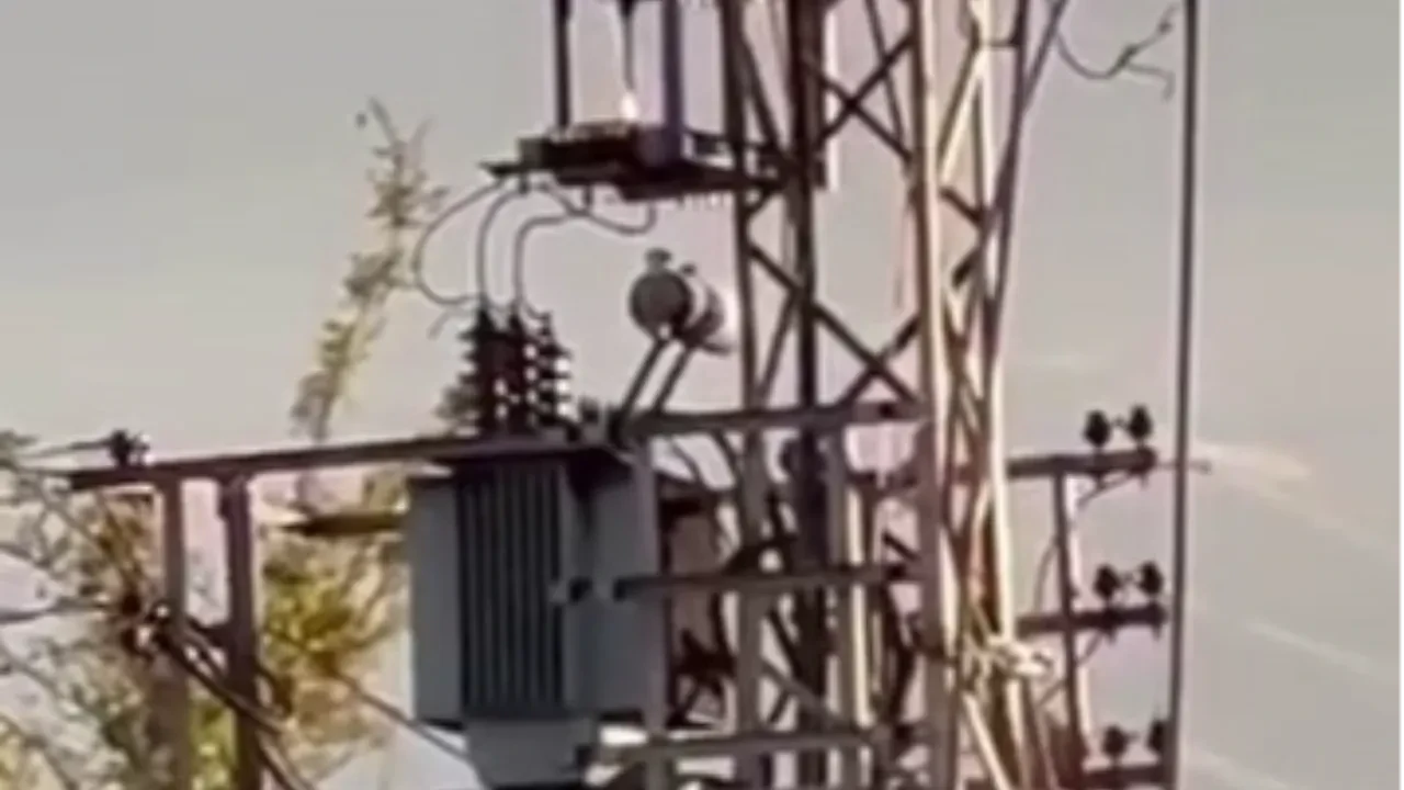 Iğdır'da elektrik trafosunda yangın paniği