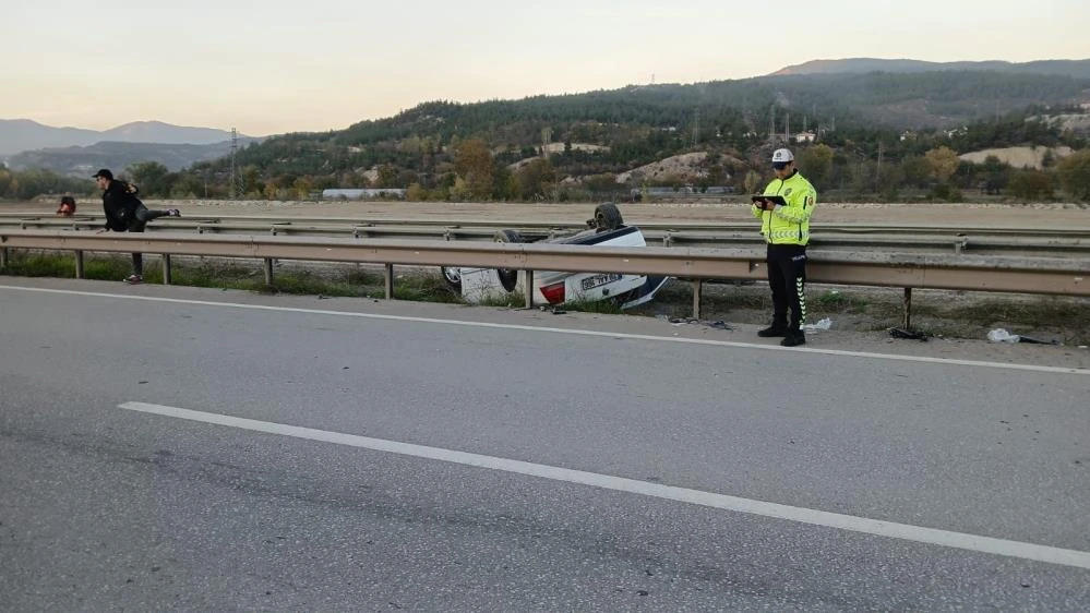 Karabük'te feci kaza: Otomobil takla attı, 2 kişi yaralandı